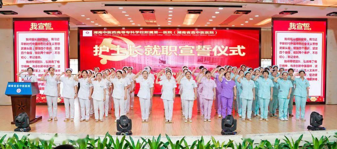 女朋友生病，非要我请假陪在她身边，她这是极度缺乏安全感吗？游戏画面