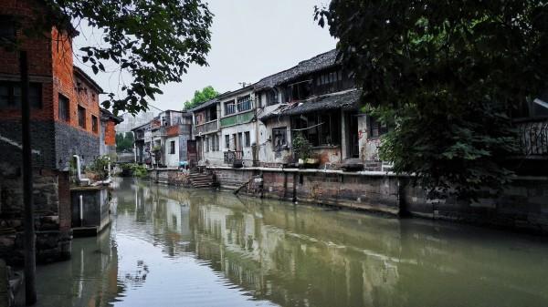 陈东第一次首次带上了混合现实眼镜采集样品修改病句？游戏画面