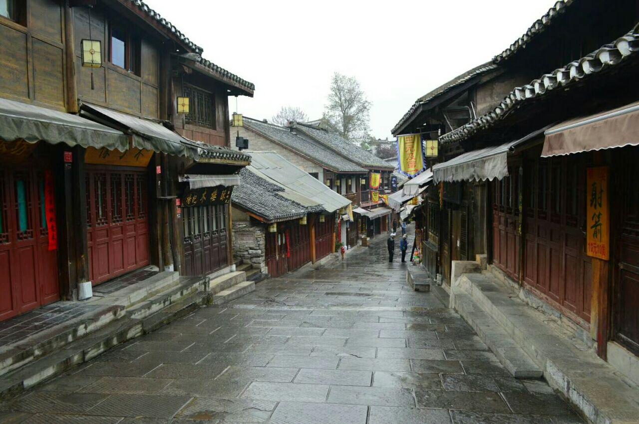 “爱在暖途,情满回家路” 公益行动温暖南站候车大厅